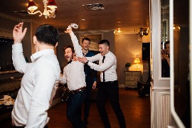 друзья жениха на свадьбе Максима и Елены фото