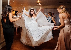 танец невесты Елены на свадьбе фото