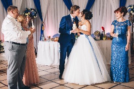 родители на свадьбе Сергея и Юлии фото
